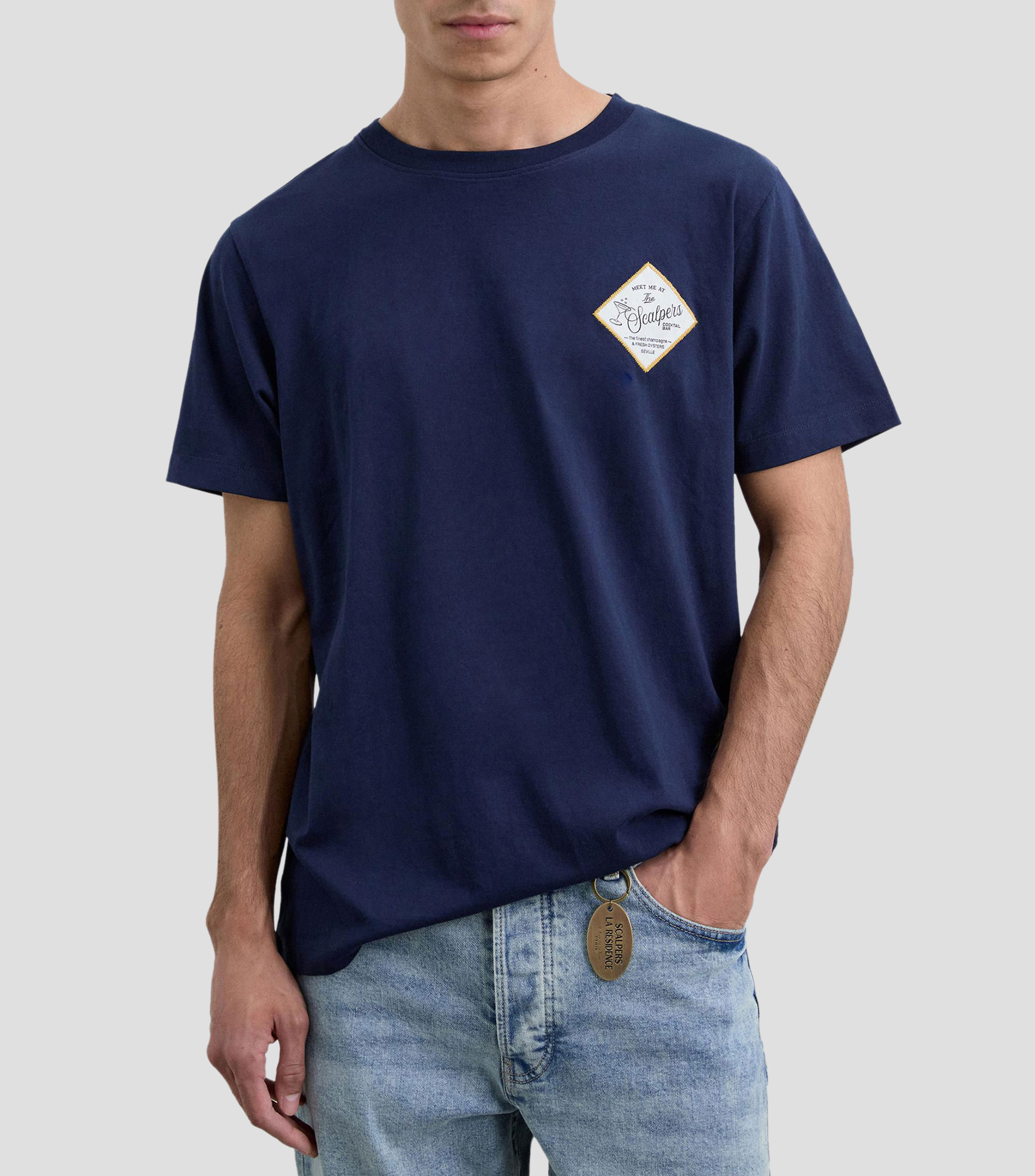 Playera de cuello redondo, manga corta y diseño sólido Hombre